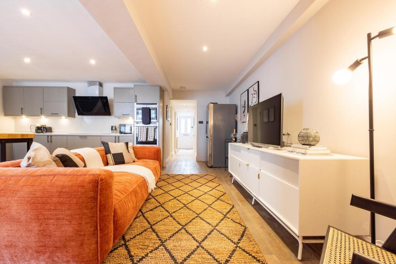 The Paddington Flat - Modern 2Bdr With Patio Daire Londra Dış mekan fotoğraf